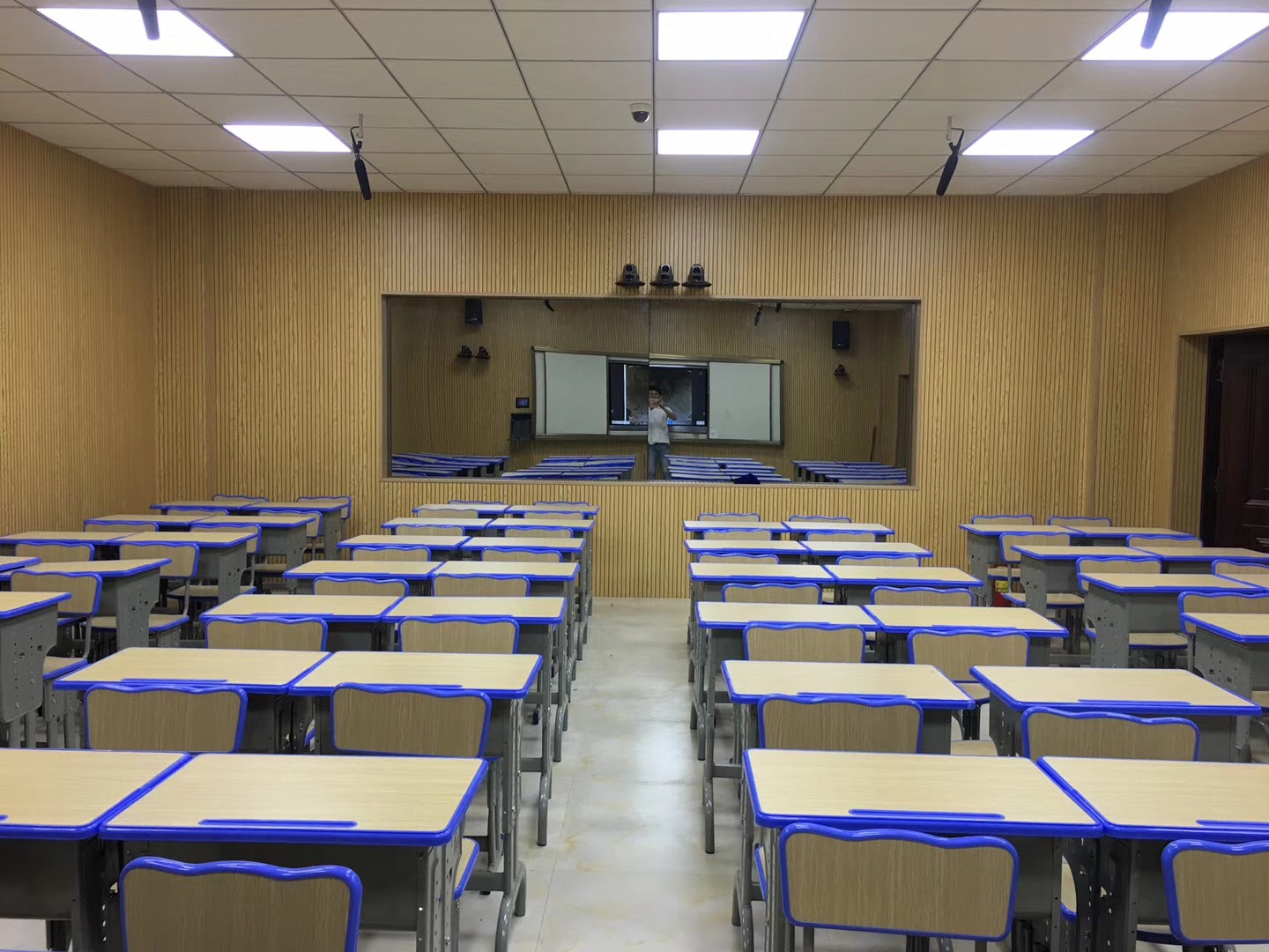学校吸音板的应用与优势
